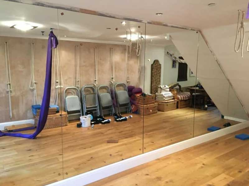full-wall-mirrror-installation-london